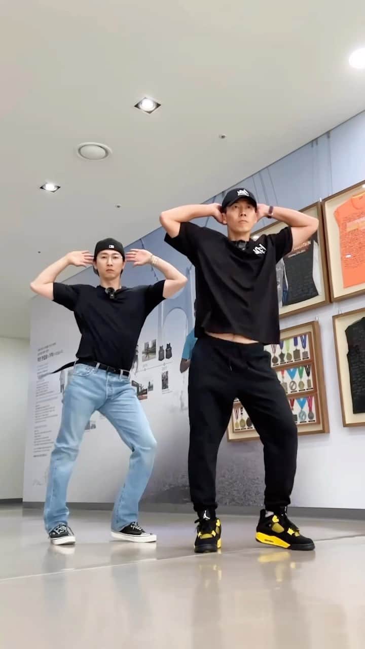 のインスタグラム：「💥지누션과 H.O.T.의 특급 콜라보💥 힙합전사 말고 아디아디🕺  #장우혁 #션 #춤고파 #아디아디챌린지  #레전드오브레전드 #상상못한이조합」