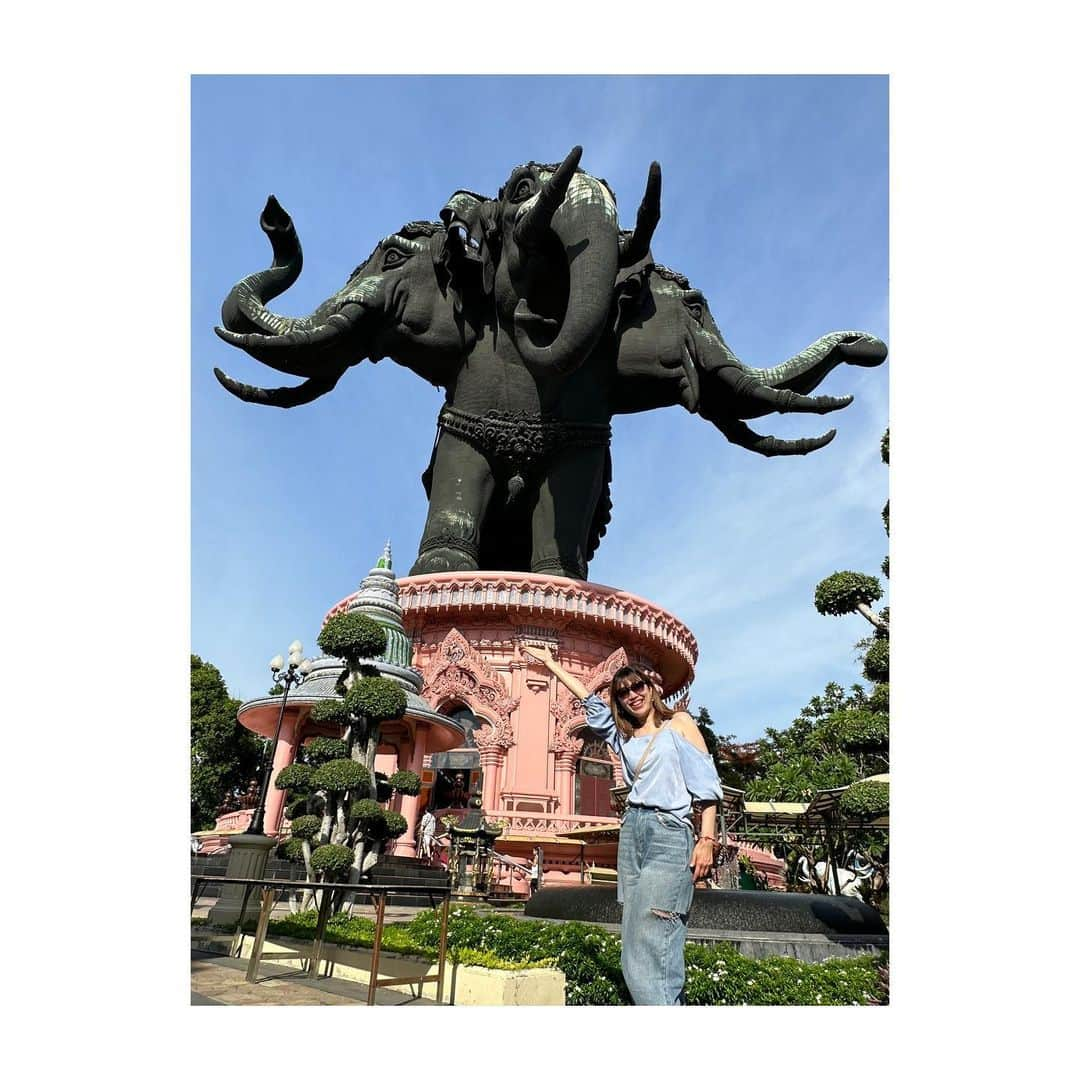 香音有希さんのインスタグラム写真 - (香音有希Instagram)「エラワン博物館🐘 The Erawan Museum . 巨大な象は3つの頭を持つヒンドゥー教の神の乗り物とされる"エラワン"  どこをみても象の像w😂がたくさん🥹🩵 象好きにはたまらない..!!!!!! お友達のうみちゃんが渡泰している時に行きました もう1ヶ月くらい前...はやっこわっ！！！！(　ﾟдﾟ)  この巨大なエラワン、内部にも入れます、入ります🐘続く . . #TheErawanMuseum #エラワンミュージアム  #タイ留学 #タイ生活 #観光」7月28日 18時51分 - kaonyuki_yukako