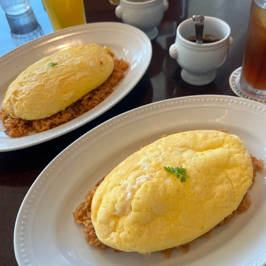 梅山恋和さんのインスタグラム写真 - (梅山恋和Instagram)「スフレオムライス☺︎  めっちゃ美味しかった🤍  #スフレオムライス#オムライス#原宿 #明治神宮前#原宿ランチ」7月28日 18時52分 - cocona_umeyama