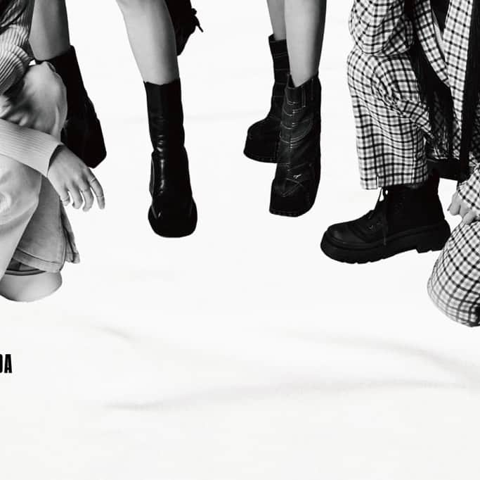 Girls²さんのインスタグラム写真 - (Girls²Instagram)「𝟗/𝟔(𝑾𝒆𝒅) 𝒓𝒆𝒍𝒆𝒂𝒔𝒆 ㅤㅤㅤㅤ 𝑮𝒊𝒓𝒍𝒔² ×𝐢𝐒𝐜𝐫𝐞𝐚𝐦 𝐜𝐨𝐥𝐥𝐚𝐛𝐨𝐫𝐚𝐭𝐢𝐨𝐧 𝐬𝐢𝐧𝐠𝐥𝐞 「𝐑𝐨𝐜𝐤 𝐒𝐭𝐞𝐚𝐝𝐲」ㅤㅤㅤ ㅤㅤ 𝐉𝐚𝐜𝐤𝐞𝐭 𝐏𝐡𝐨𝐭𝐨ㅤ 𝐀𝐫𝐭𝐢𝐬𝐭 𝐏𝐡𝐨𝐭𝐨 ⁡  隅谷百花/𝐌𝐎𝐌𝐎𝐊𝐀 𝐒𝐔𝐌𝐈𝐓𝐀𝐍𝐈 ⁡ - - - - - - - - - ⁡ #Girls2 #ガールズガールズ  #iScream #アイサケ #RockSteady #TheFinest」7月28日 19時01分 - girls2_official