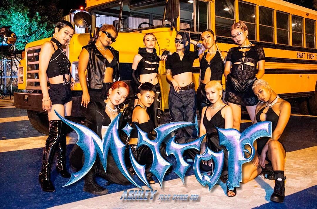 ルナのインスタグラム：「Ashley「Mrror feat. CYBER RUI 」 Choreo by KADOKAWA DREAMS  　 MV解禁🔥🔥🔥🔥 @ashley114offic @cyber_rui8 @kadokawa_dreams   沢山のWoman'sの思いが詰まったバスが発車🚌  皆んな1人1人違う美があるから美しい🩷💙🖤  【Video Staff】 Producer : satton(accel inc.) Production  Assistant : nyonyo , Kakeru Takeuchi Production : accel inc. Director : tatsuaki @tatsuaki_accel  Director of Photography : TAKASHI SEKIMORI Lighting Director : SAKI IIDA 衣装制作 : Miyuki Osada(Allur Studio inc.) @miyuki_osada  Hair＆Make-up : MIKI @mikijamaica   【Special Thanks】 KADOKAWA DREAMS Ryo / Aroha Imai / JURIKA / KISA / Rion / LENA / Sasya / ASUHA Dance Director：KEITA @keita_tanaka0717   ーーーーーーーーーーーーーーーーーーーーーー  Ashley「Mirror feat. CYBER RUI」 Total Produced by LUNA Sound Produced by JoeOgawa Music & Lyrics by Ashley / CYBER RUI / JoeOgawa / LUNA Artist manager : Naruki "NarKos" Okabayashi Executive Producer : Koki "CO-KEY" Fujita Presented by JCC TOKYO Co. ,Ltd.」