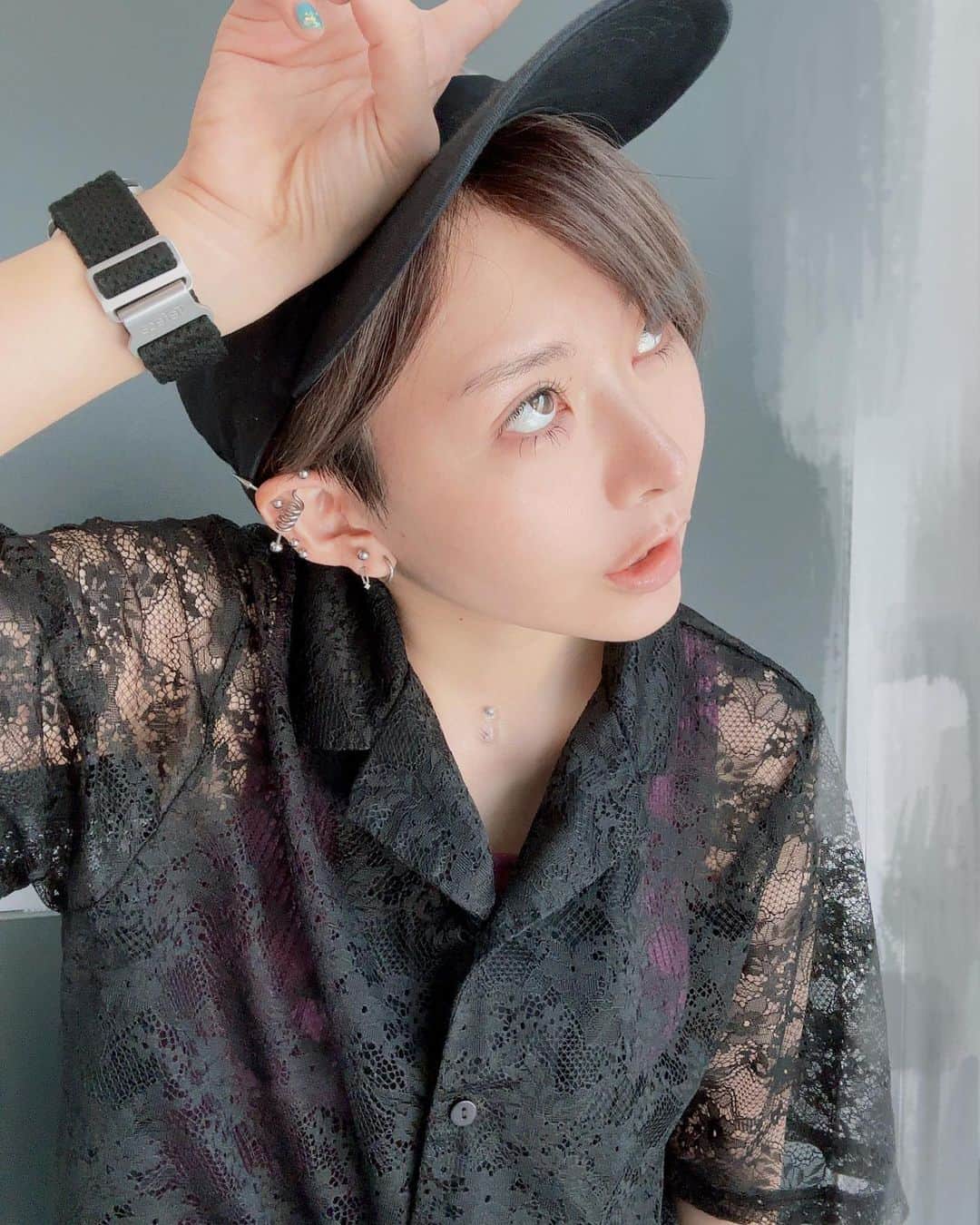 雫さんのインスタグラム写真 - (雫Instagram)「起きて家出る準備しようとしたら水道の検査で断水されていることに気付き、テンパりすぎて逆にしばらくそのまま仕事をし、髪ボサボサのまま服着て会社に来た社不今年31歳 逆に自撮り」7月28日 19時16分 - plkshizuku