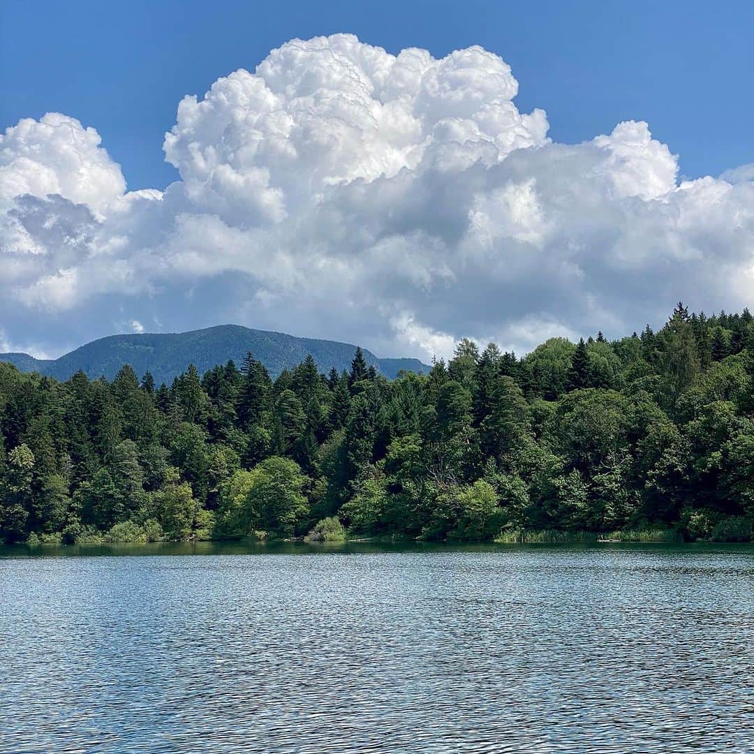 ピエトロ・ボセリさんのインスタグラム写真 - (ピエトロ・ボセリInstagram)「Summer break in Alto Adige. Hikes, cold lakes, crisp air. The perfect recharge.」7月28日 19時17分 - pietroboselli