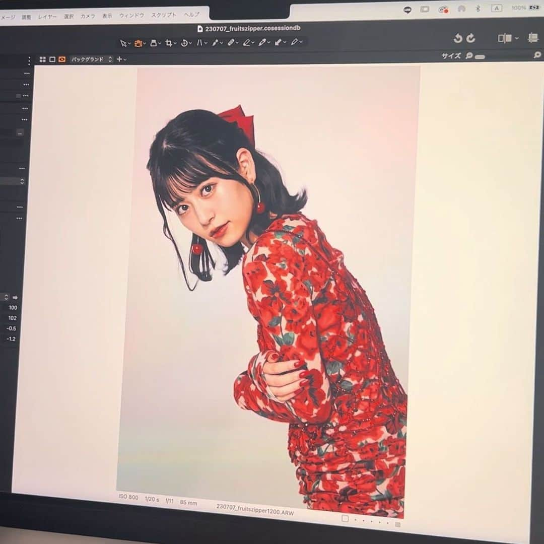 月足天音さんのインスタグラム写真 - (月足天音Instagram)「わたしの一番かわいいところのジャケット写真のオフショ今日から載せてくね〜🍒 #わたしの一番かわいいところ #FRUITSZIPPER」7月28日 19時23分 - am1026_official