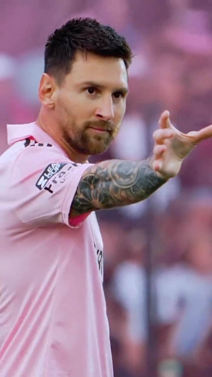 F2Freestylersのインスタグラム：「@granberta 🧠👏🤯  #messi #miami #soccer #football #goat #intermiami」