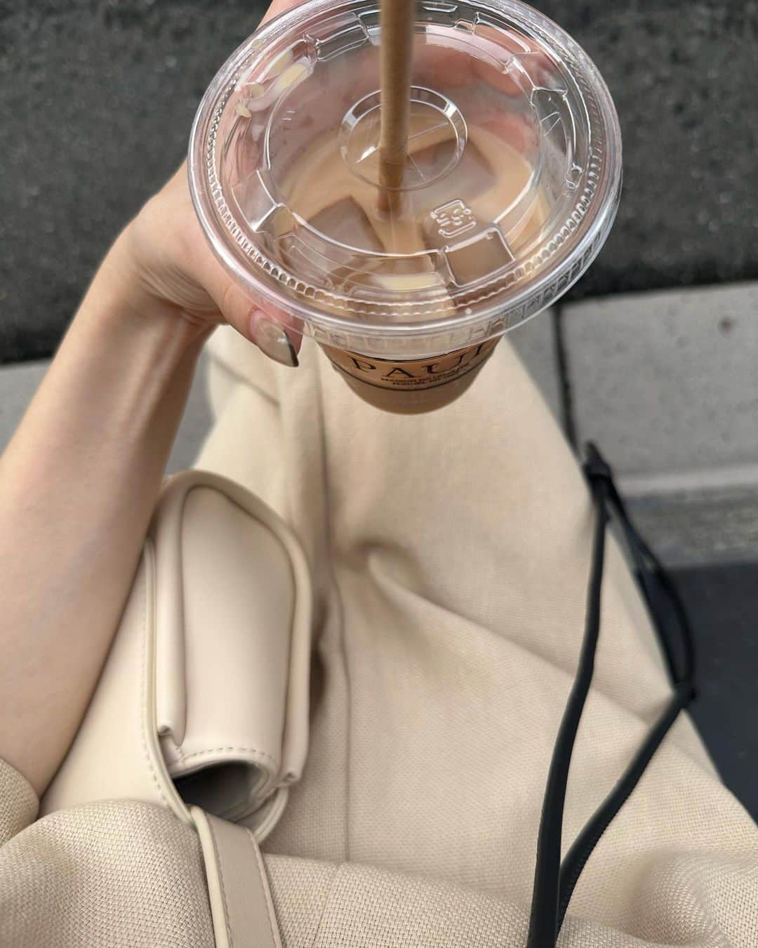 kannnaのインスタグラム：「PAULの紅茶初めて飲んだけど 美味しかったそんな昨日♡ 暑いときサラッとワンピ 嬉しい😙✌🏻 この可愛いワンピースは eimplus会員様限定の 販売アイテムです♪」
