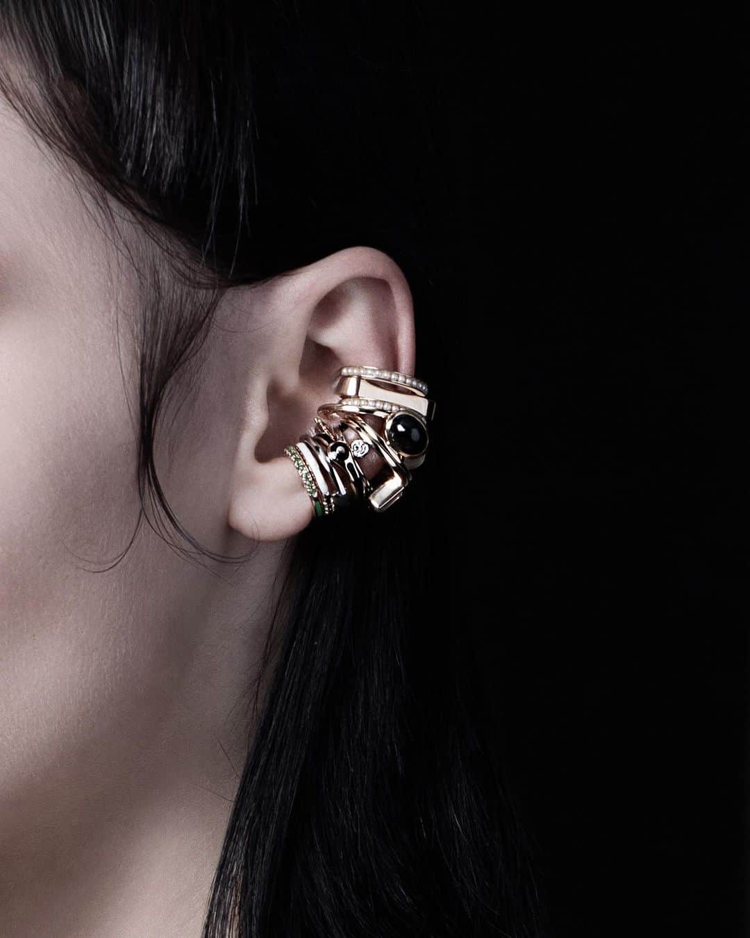 Hirotaka Jewelryのインスタグラム：「STATEMENT STACK #hirotakajewelry」