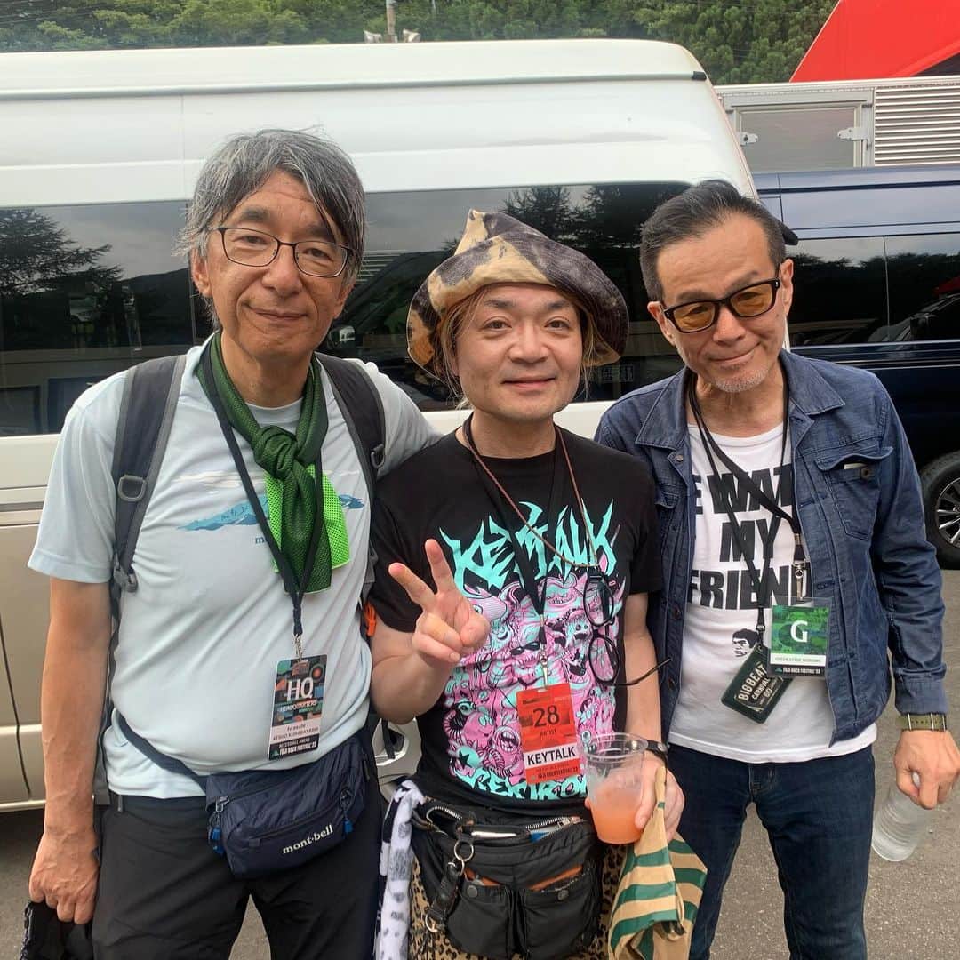 のインスタグラム：「フジロックにてKEYTALKライブ終了後 SMASH倉林先輩とフジロックMC原島先輩と ヤベエ！」
