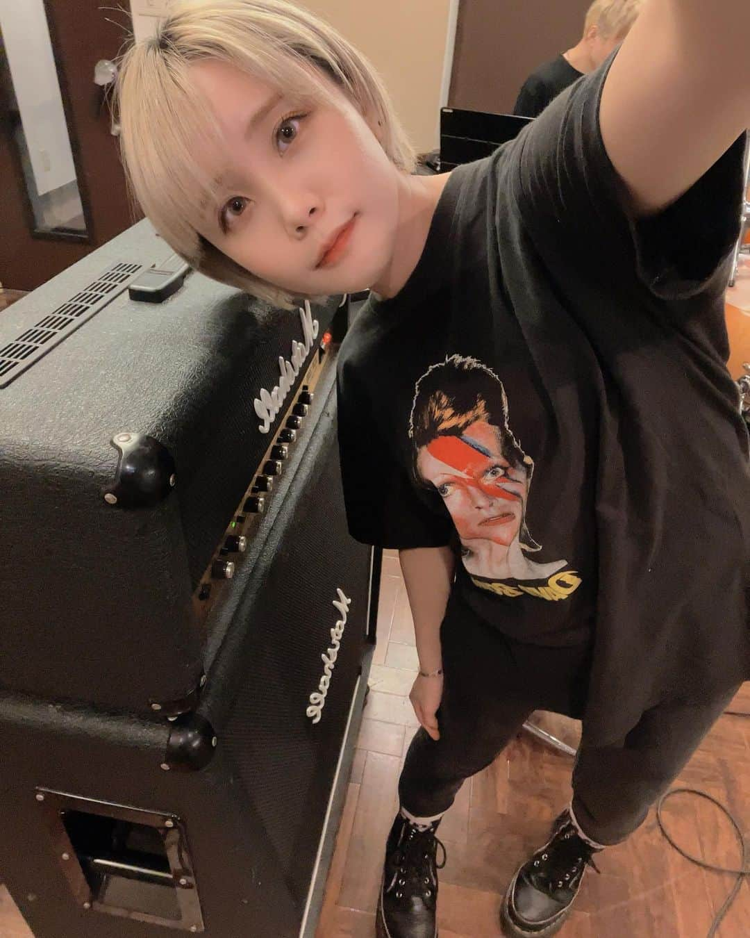 西沢幸奏のインスタグラム：「Rehearsing for a gig★  CODE OF ZERO presents KING OR DEAD fest. まで、あと2日！ 楽しみすぎる。はやく歌わせてくれー！  #exina #shienanishizawa #rehearsal #gig #singer #西沢幸奏 #ライブリハ」