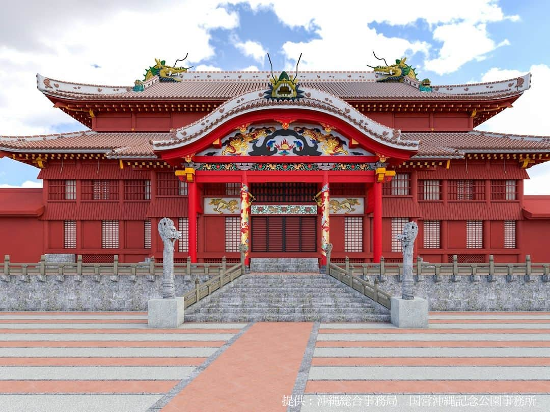 Be.okinawaさんのインスタグラム写真 - (Be.okinawaInstagram)「Discover the rich history of the historically significant Shurijo Castle 🌺  This castle served as a vital political and diplomatic hub during the Ryukyu Kingdom era (1429-1879), holding great importance in Okinawa's culture and history.  While currently undergoing reconstruction following the fire in 2019, you have the unique opportunity to be a part of the journey by witnessing the ongoing reconstruction process!  #japan #okinawa #visitokinawa #okinawajapan #discoverjapan #japantravel #okinawaculture #okinawatradition #okinawaarchitecture #okinawacastle #castle #okinawahistory #shurijo」7月28日 20時00分 - visitokinawajapan