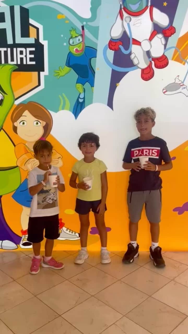 のインスタグラム：「Gracias hijos !!! Pronto nos vemos y podemos celebrarlo todos juntos. Papi os quiere mucho y os echa mucho de menos. 😘🥰💕 Gracias a todos por vuestros mensajes de felicitación!! 😘💕👏🏻🕺36 🎂」