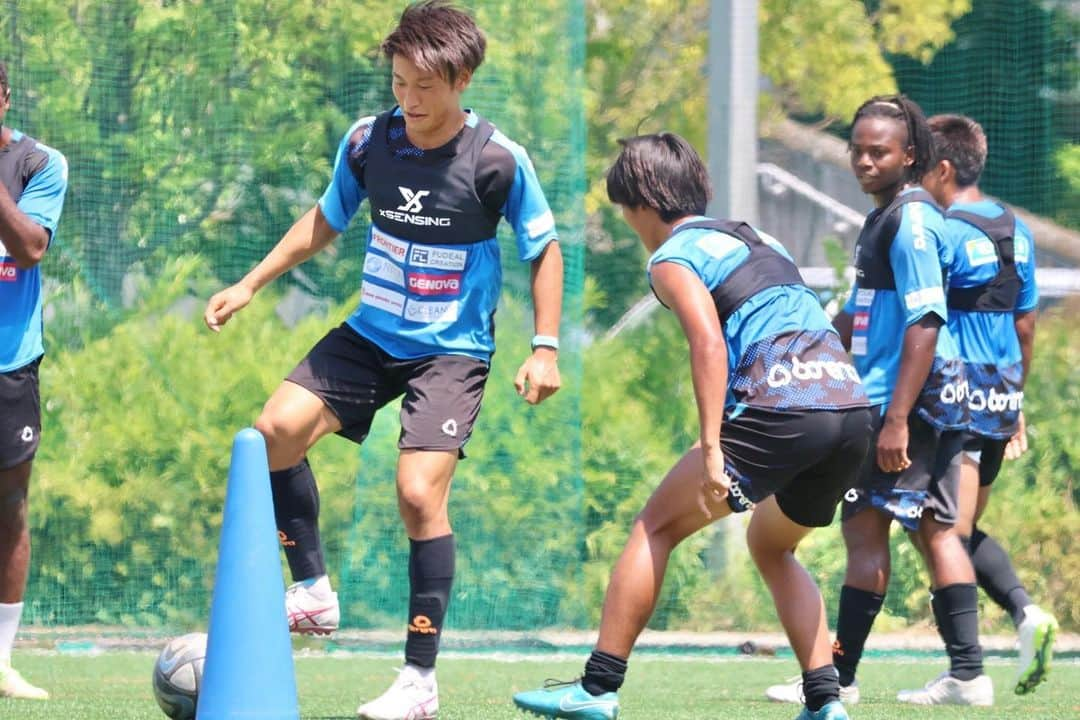 横浜スポーツ&カルチャークラブさんのインスタグラム写真 - (横浜スポーツ&カルチャークラブInstagram)「.  🔵training🟠  7/28  training photo📸  #松村航希 #田場ディエゴ #柳雄太郎 #二階堂正哉 #花房稔  NEXT👉 明治安田生命J3リーグ第20節 📅7/30(日)17:00ko 🆚#FC岐阜 🏟#ニッパツ三ツ沢球技場  #yscc #Ｊリーグ #jleague #j3 #横浜 #本牧 #soccer #サッカー #bonera」7月28日 20時00分 - yscc_official