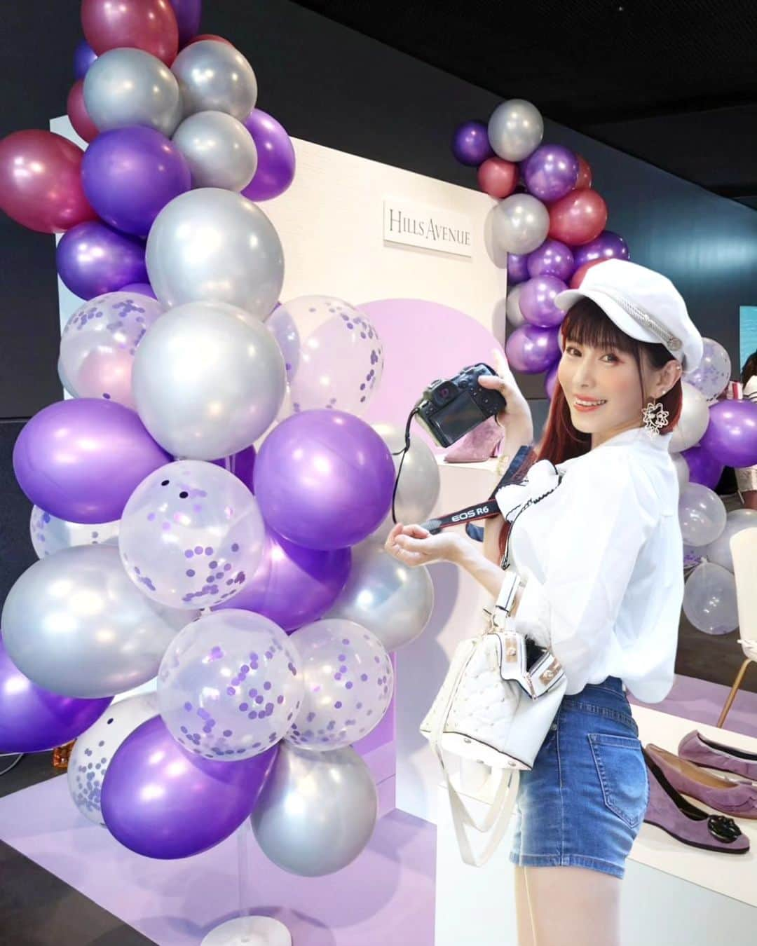 丹遥ニナさんのインスタグラム写真 - (丹遥ニナInstagram)「先日「Influencer'sEXPO」 @influencersexpo.jp にご招待頂き遊びに行ってきました💖⤴️😉 ・ ・ めちゃめちゃ気になってる @hillsavenue_official 様のブースが超〜可愛くて、お上品な派手😀😉 ・ ・ キルティングの厚底スリッポン❕これこれ！気に入った❕歩きやすそうだし、可愛いよね❣️💕 ・ ・ 銀座にお店があるので、今度見に行ってみたい🩷👑💓 👇👇👇 住所ーーー東京都中央区銀座2丁目3-1 ・ ・ #ヒルズアヴェニュー#influencer #靴 #靴屋 #expo #インフルエンサーズエキスポ #厚底シューズ #厚底スリッポン #カラーヒール #靴好き #靴好き女子 #靴好きな人と繋がりたい #influencersexpo #インフルエンサーズエキスポ  #パンプス #シューズ #銀座 ・ ・ ✯✯✯✯✯✯✯✯✯✯✯✯✯✯✯✯✯✯✯✯✯✯✯✯✯✯✯✯✯ ・ ・ Model @minaninamiji   🖤 ファッションショー、タレント、作品撮影、商品撮影、 PR、インフルエンサー 、アンバサダー、 通訳、キャスティングなどの仕事は DMでお願いいたします。  🖤 丹遥ニナNina手書きかわいいニナキャラクターラインスタンプ 発売❗@ninalinestamp から飛べますよ❣️ ・ ・ #丹遥  #モデル撮影  #広告モデル #フリーモデル  #被写体モデル #モデル募集 #私の写真もっと広まれ  #渋谷 #モデルさんと繋がりたい #中国モデル  #撮影モデル  #撮影依頼募集中  #外国人モデル #モデルさん募集」7月28日 20時12分 - minaninamiji