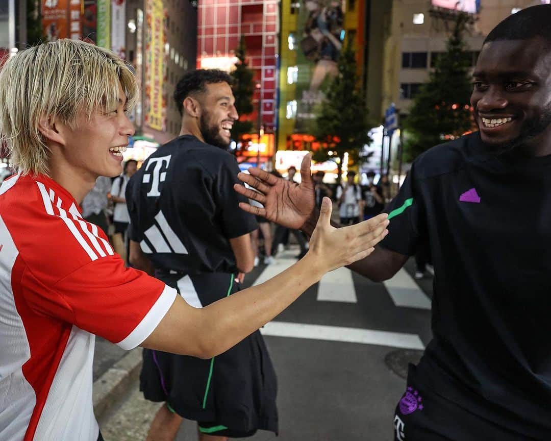 木村太陽さんのインスタグラム写真 - (木村太陽Instagram)「FC Bayern × TAIYO🔥  Thank you corroborate MAZRAOUI & UPAMECANO   @fcbayern @bundesliga 🙏  #BundesligalnAsia#BundesligaJapanTour#FootballAsltsMeantToBe#football #bundesliga」7月28日 20時18分 - taiyojr.10