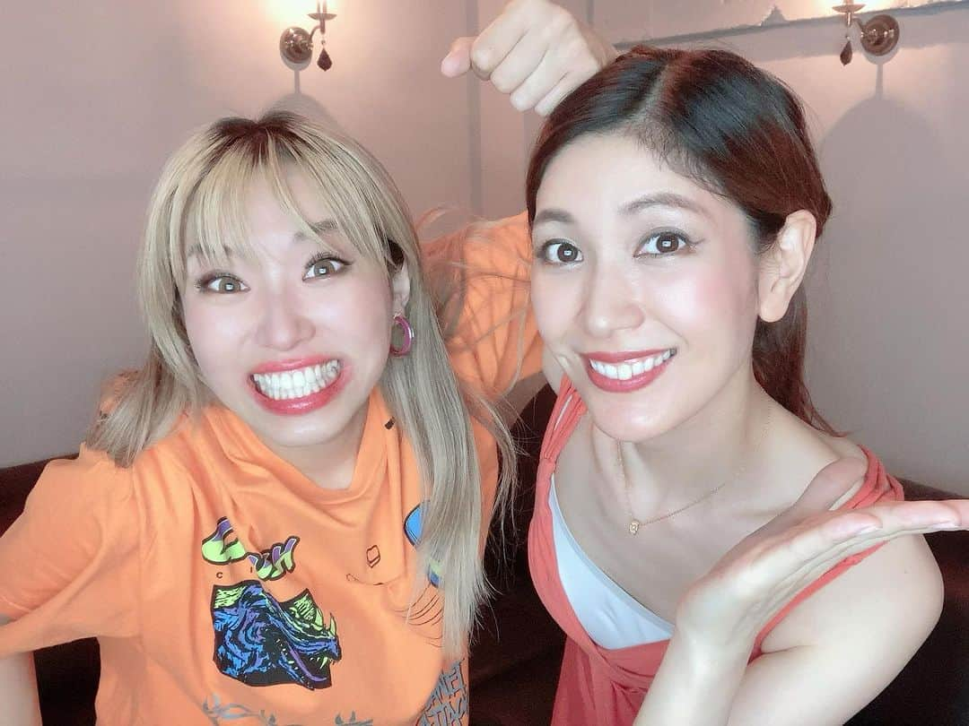 石田真以さんのインスタグラム写真 - (石田真以Instagram)「YouTube LIVE配信中！ 毎週水曜日21:00〜22:00 「YEAH!YEAH!YEAH!」  音楽番組を目指して 4月から立ち上げたのですが… 雑談配信だと言われています。泣  #お喋り大好き #youtubelive  #nagoyacolorlove #NCL #ishidamai #石田真以 #夢と現実のギャップ」7月28日 20時20分 - ishidamai86