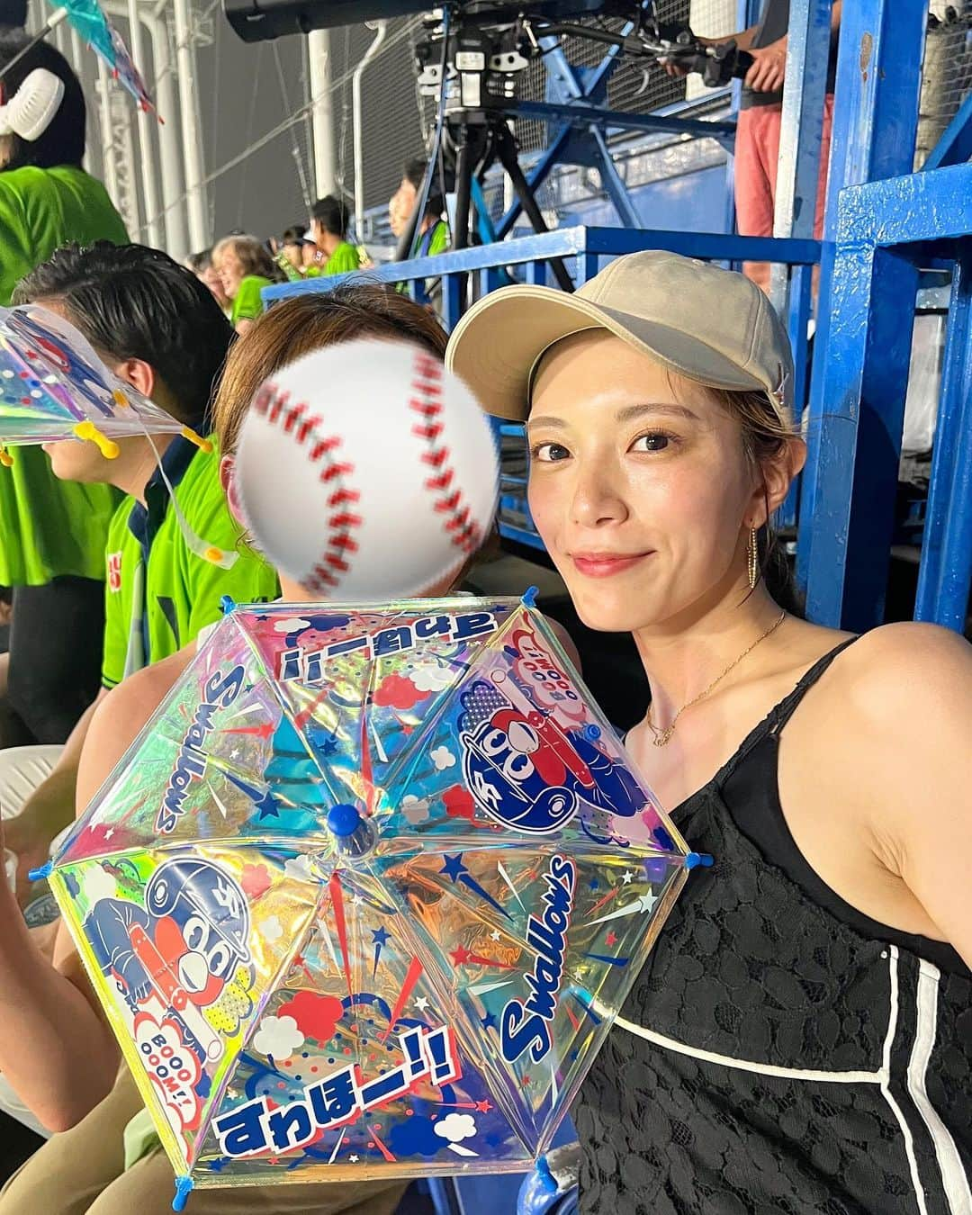 三谷紬さんのインスタグラム写真 - (三谷紬Instagram)「⚾️💚 先日の神宮観戦♡ ヤクルトファンの友達といきました🤝 めっっっちゃくちゃ暑かったです笑 でもその分お酒が進む進む😂 最近スポーツ観戦たくさん出来てて嬉しいです☺️ * #ヤクルトスワローズ#yakult#神宮#神宮球場#つば九郎#つばみ#swallows#酷暑#暑い#お酒#進む#ビール#サワー#スポーツ観戦#野球観戦#テレビ朝日#アナウンサー#三谷紬」7月28日 20時32分 - mitani_tsumugi