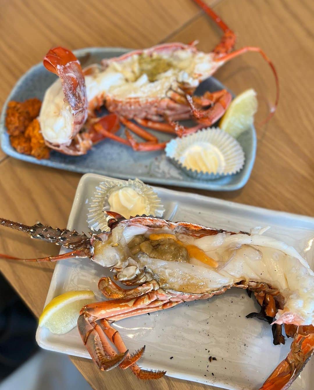 ImotoEtsuyo さんのインスタグラム写真 - (ImotoEtsuyo Instagram)「#こんばんは  ・ 先日　#宮崎 を 訪れた時に美味しい海鮮を 頂きました。 ・ こちらの伊勢海老が 美味しくて美味しくて…🤍　 @nichinansuisan2  ・ こんなに美味しい伊勢海老は なかなか食べられないと 思った。 ・ ・ #伊勢海老  #サザエ  #アワビ  #日南  #日南グルメ  #日南海岸  #日南食堂  #日南水産  #宮崎グルメ  #グルメ  #宮崎県  #日南市  #ランチ  #磯料理  #炭火焼き」7月28日 20時27分 - bisuhada
