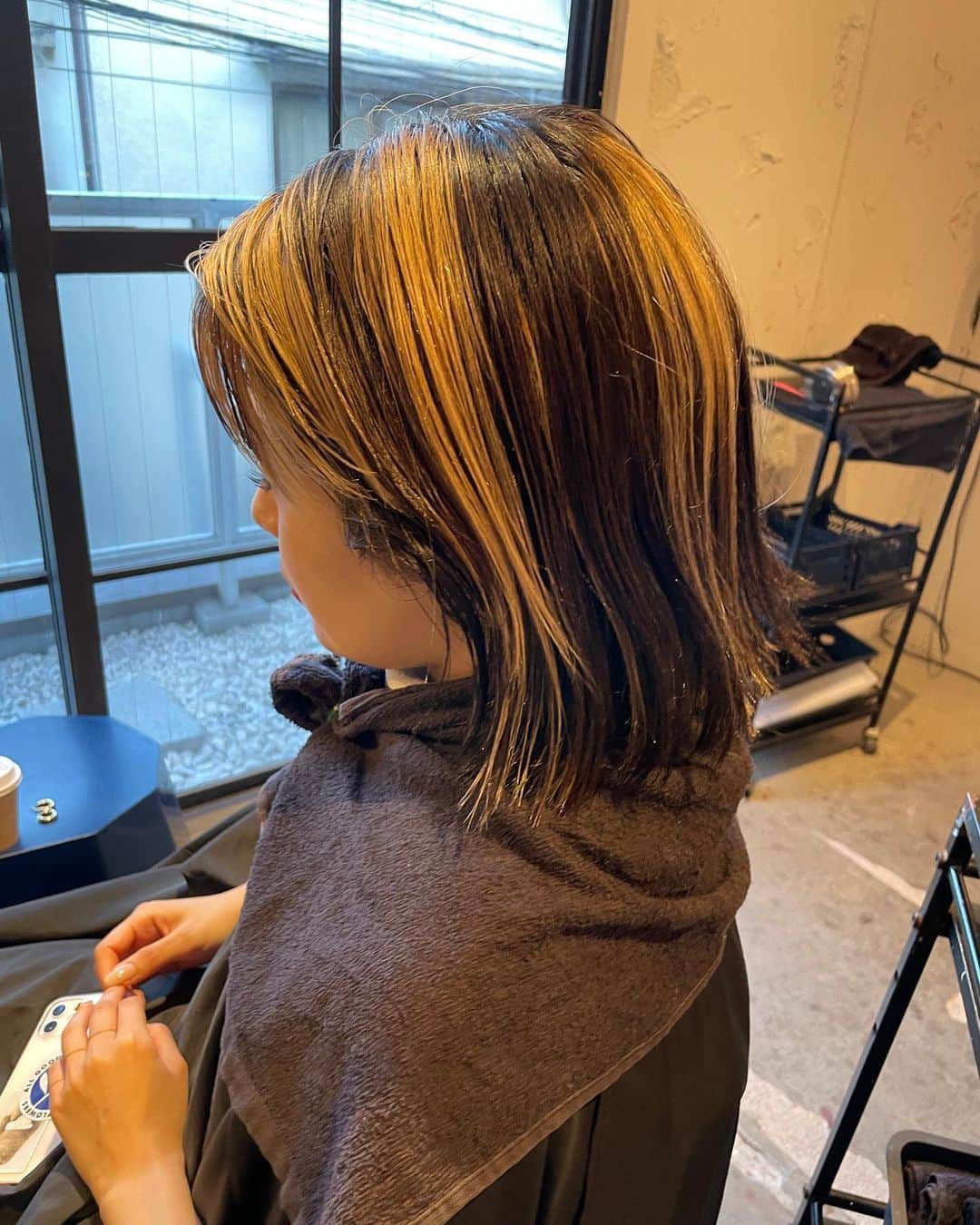 カワシリアツシさんのインスタグラム写真 - (カワシリアツシInstagram)「customer selfie🤳 前回入れたハイライトに yellow🌻 いつもありがとう☺︎」7月28日 20時34分 - atsushi_kwsr