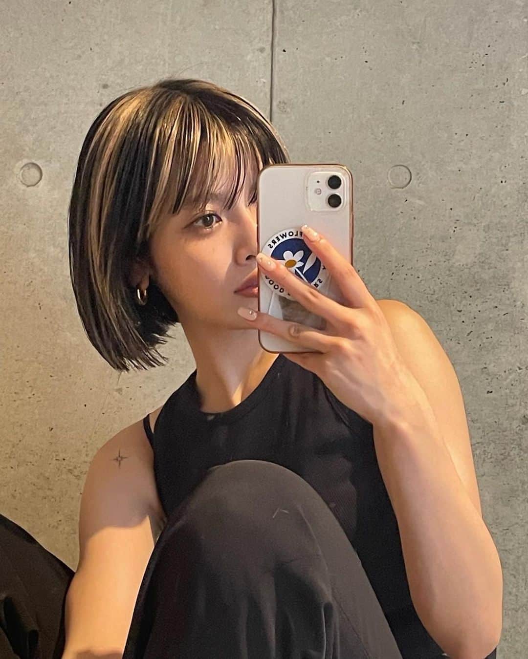 カワシリアツシさんのインスタグラム写真 - (カワシリアツシInstagram)「customer selfie🤳 前回入れたハイライトに yellow🌻 いつもありがとう☺︎」7月28日 20時34分 - atsushi_kwsr