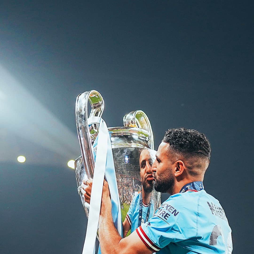 リヤド・マフレズのインスタグラム：「An incredible City career for @riyadmahrez26.7! 👏  🏆 x1 Champions League 🏆 x4 Premier League 🏆 x2 FA Cup 🏆 x3 League Cup 🏆 x1 Community Shield 👕 236 apps ⚽️ 78 goals, 59 assists」