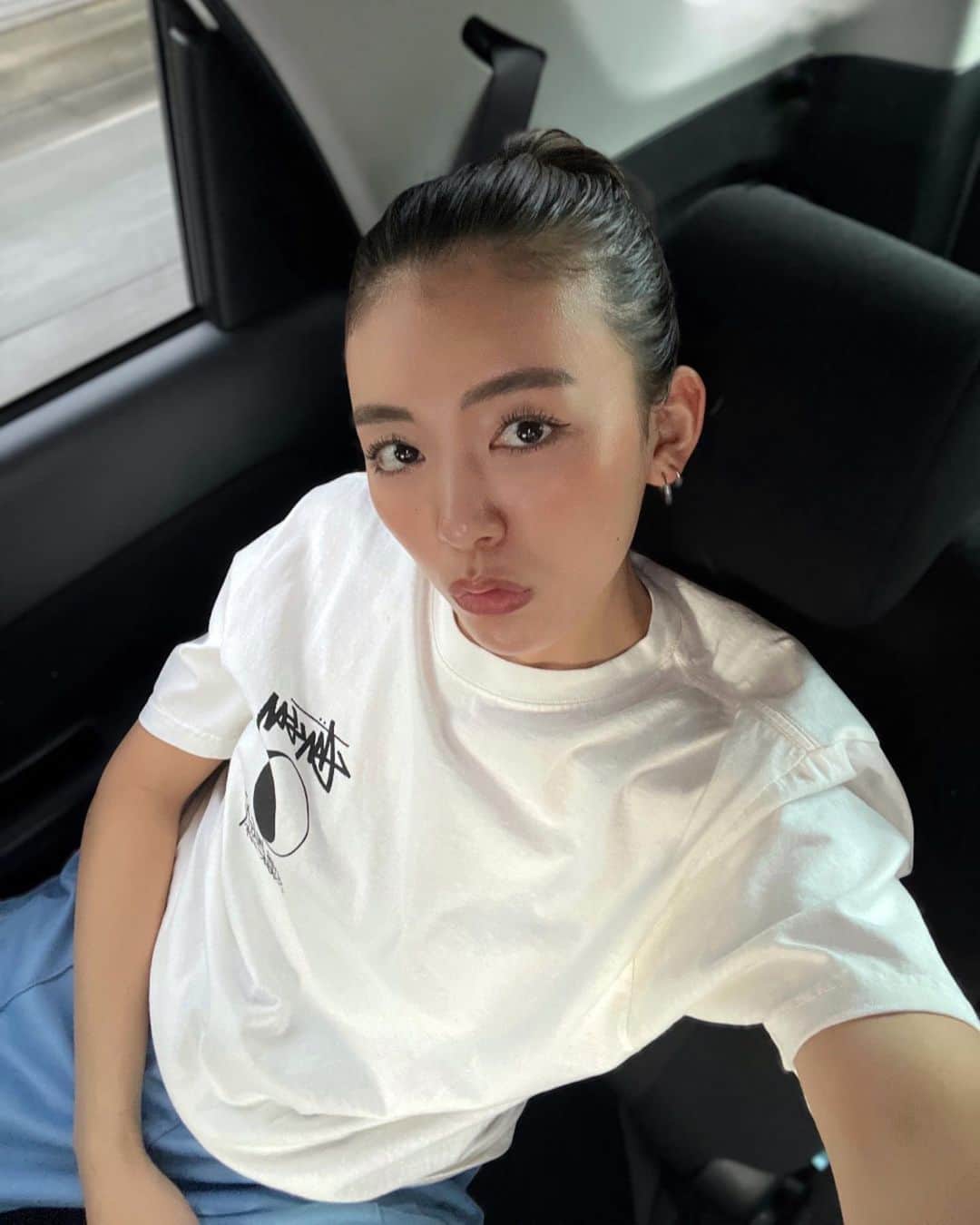 近藤沙良のインスタグラム：「バテそうな暑さ🥵💦」