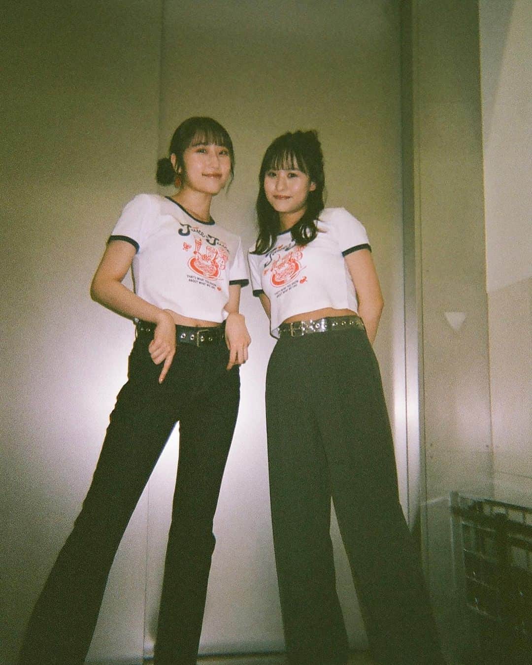 のインスタグラム：「・ ・ film現像したら さくらち多めだったから ちょくちょく載せていくね〜  まずはGUさんの撮影で撮ったfilmたち😎  #GU #filmphotography #段原瑠々 #石山咲良 #井上玲音」
