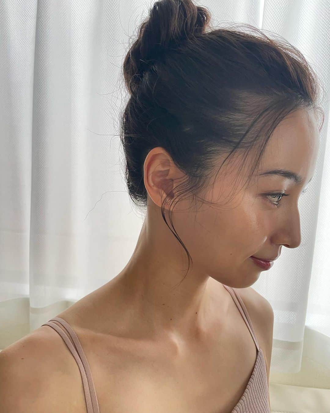 茨木菜緒のインスタグラム：「. もう3回呼んで頂いている大好きな美容関連の撮影♡ hair make💄 @matcarry0103 さん♡ . #美容 #beauty #撮影 #shooting  #メイク #make #hair #hairstyle」