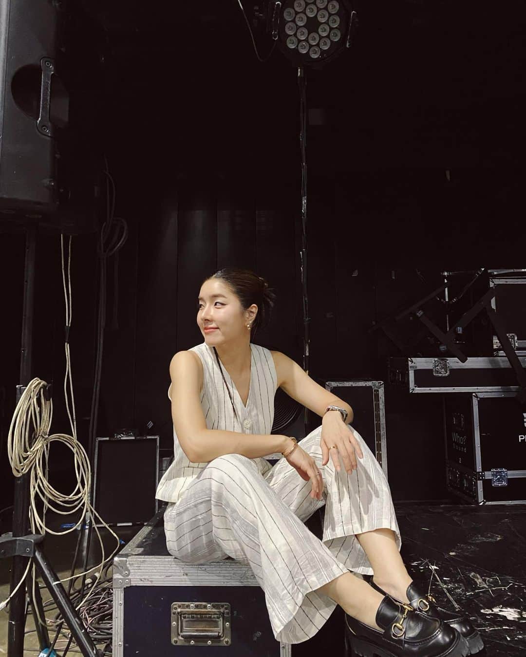 GYEON SEOのインスタグラム：「_* while stand by . . @hersofficial.bkk」