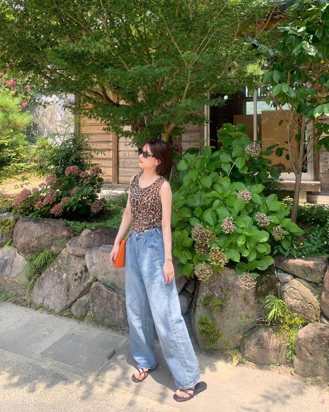 櫻井紗季のインスタグラム：「🕶️⚡️🐅 日差しに弱いのでサングラスが必須..！ もう一つくらいお迎えしたいな @gentlemonster」