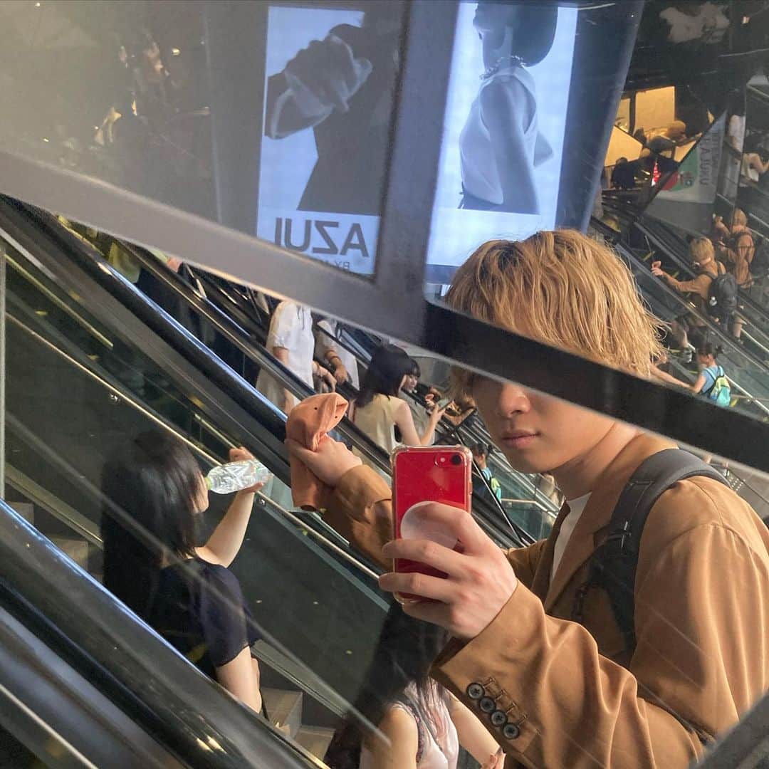 ツリメのインスタグラム：「💐  先日は2日間フラワーイベントありがとうございました‼️  皆んなひまわりみたいに晴れた表情をしながら一生懸命制作してたのが印象的でした！  次は8月10日！ 遊びに来る方一緒に楽しもうね！  あと8月後半にイベントあるかも。。  25 26」