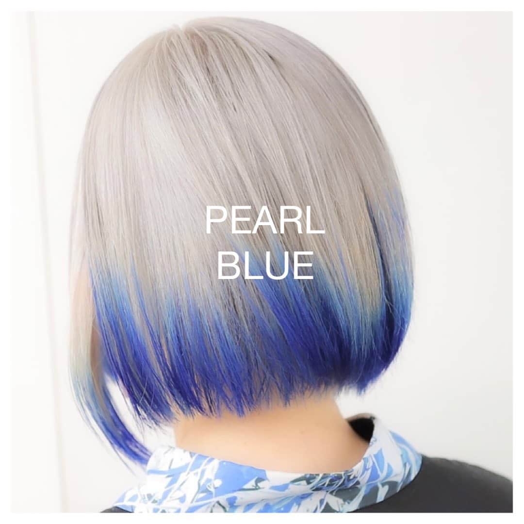 オオモトのインスタグラム：「PERL BLUE特集。 ・ WOM  代表　オオモト @bobby_omoto_style @wom_hair_ ご予約はinstaDM or TEL にて🙇🏻‍♂️  ・ 直近空き予約や、日々の髪型はストーリーにて随時投稿しております🤚🏻気軽にご予約お待ちしております💌 ※ご新規様は注意事項を必読の上ご予約お願いいたします。  ・ お値段、ご予約方法、場所、などはストーリーハイライトに明記しております✨  税抜表示 ご新規様ブリーチ最終受付17時半 基本月、木休み 現在中途スタッフ、新卒スタッフを募集しております！ ご興味あるかたはDMお待ちしております！」