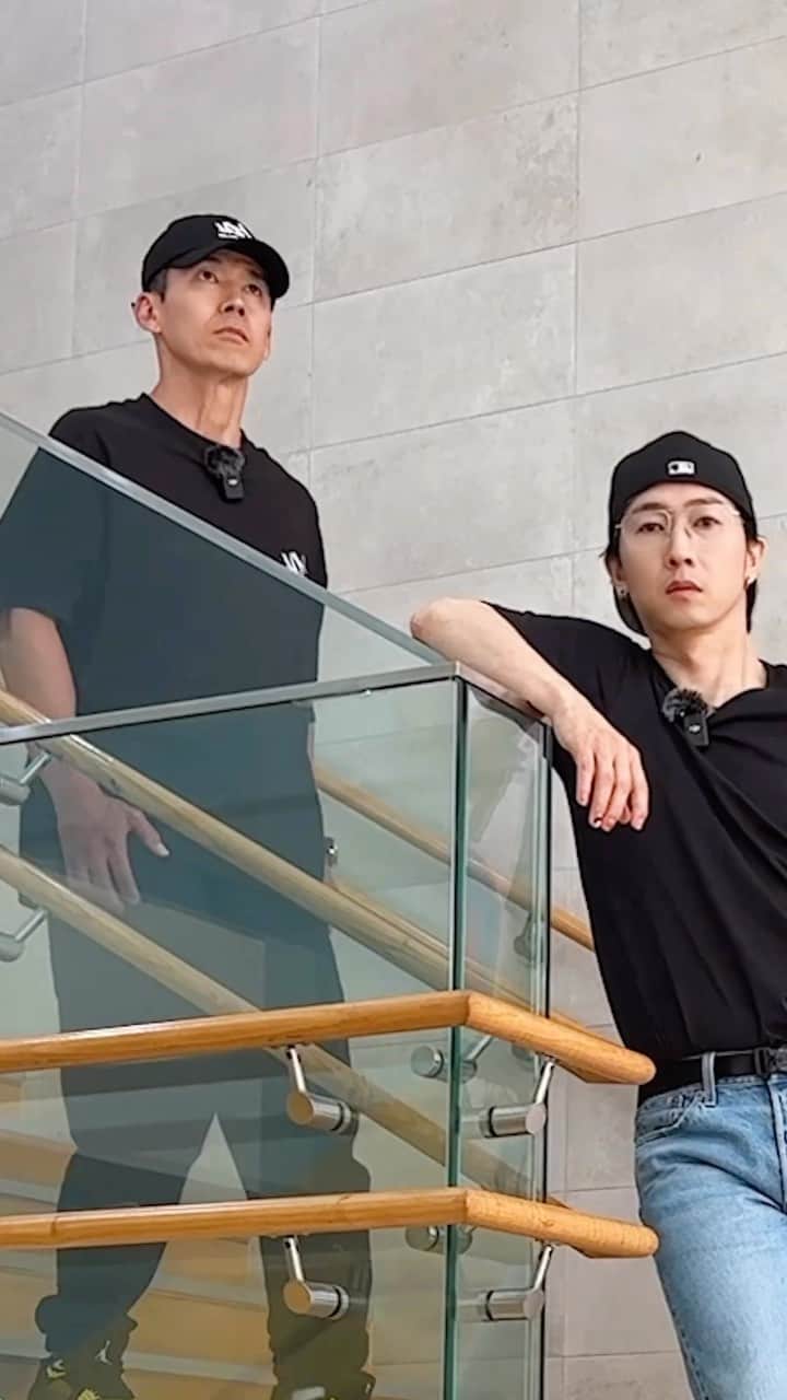 ジヌションのインスタグラム：「💥지누션과 H.O.T.의 특급 콜라보💥 힙합전사 말고 아디아디🕺 @jinusean3000 X @woohyukjang  #션 #장우혁 #춤고파 #아디아디챌린지 #상상못한이조합」