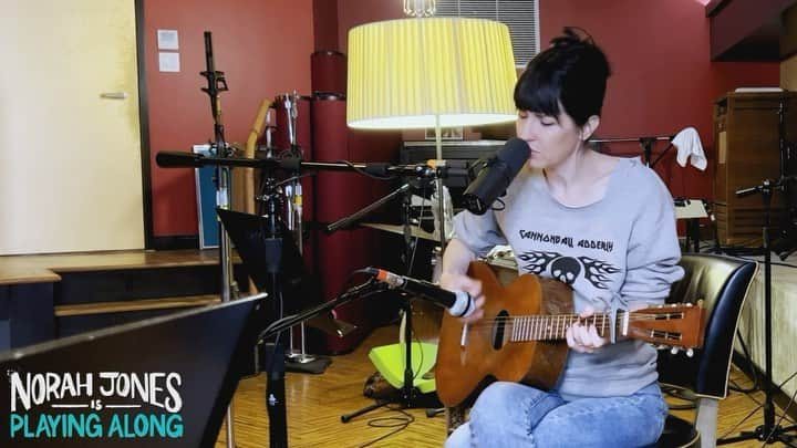 ノラ・ジョーンズのインスタグラム：「Check out the video for “Maybe It’s All Right” with @cat_popper from @playingalongpod at the link in bio!   #norahjonesisplayingalongpodcast #podcast」