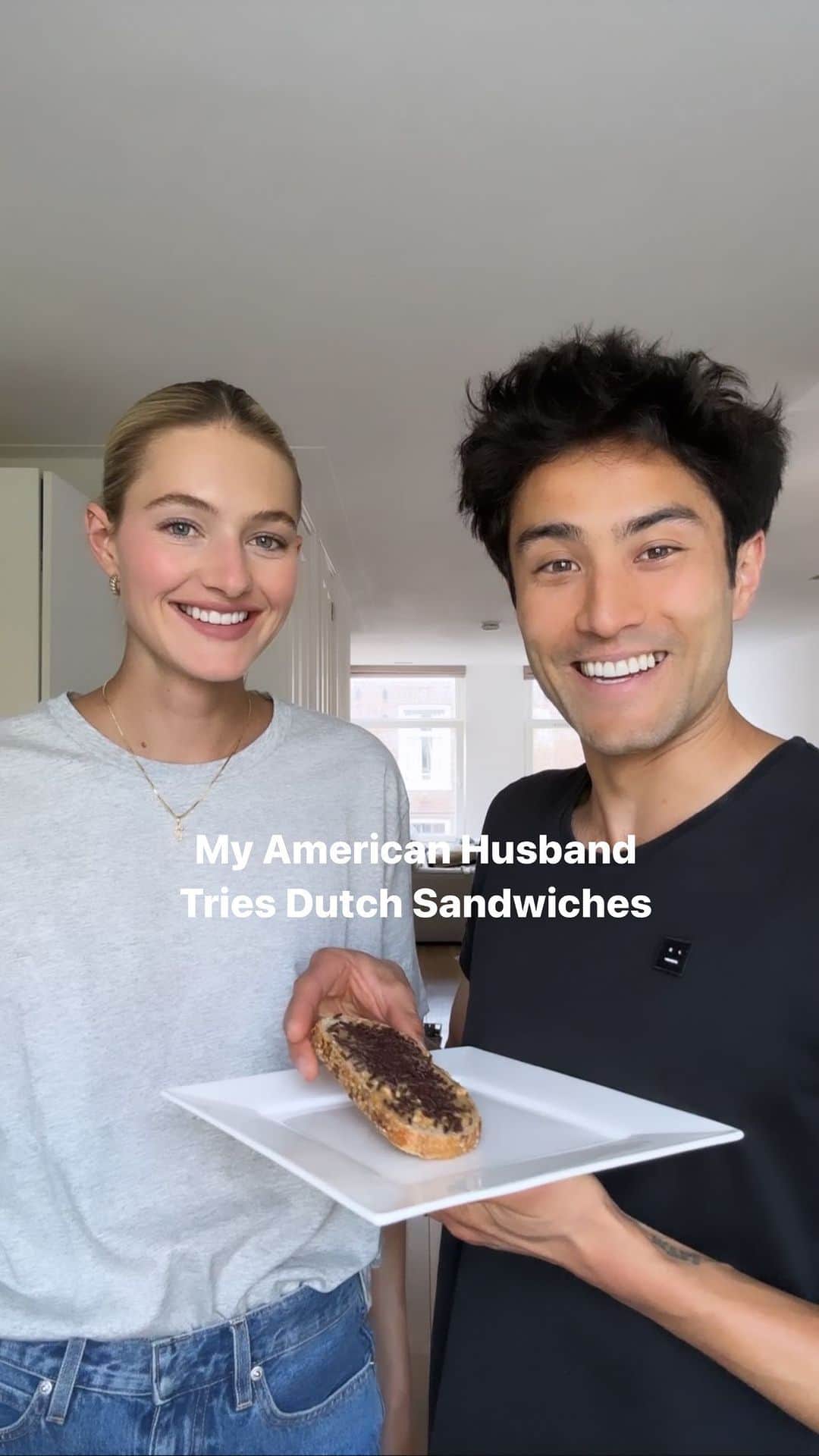サンヌ・ヴロートのインスタグラム：「Max wants to move to the Netherlands so I guess I will have to introduce him to our Dutch Sandwiches. As a kid,  I had these first three for breakfast. 🇳🇱  Which one of the four would you wanna eat?  	1.	Sandwhich Peanutbutter with Chocolate Sprinkles  	2.	Sandwhich Cheese with Appel syrup 	3.	Sandwhich with butter & Schuddebuikjes ( mini speculoose cookies) 	4.	Sandwich Herring ( raw fish)」