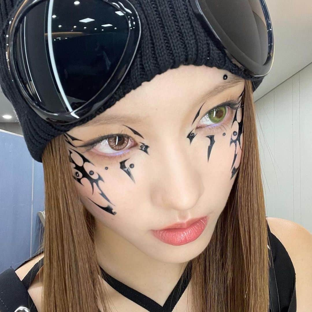 XGさんのインスタグラム写真 - (XGInstagram)「👽🖤 We know how to solve'em #CHISA #GRLGVNG #musicbank」7月28日 21時25分 - xgofficial