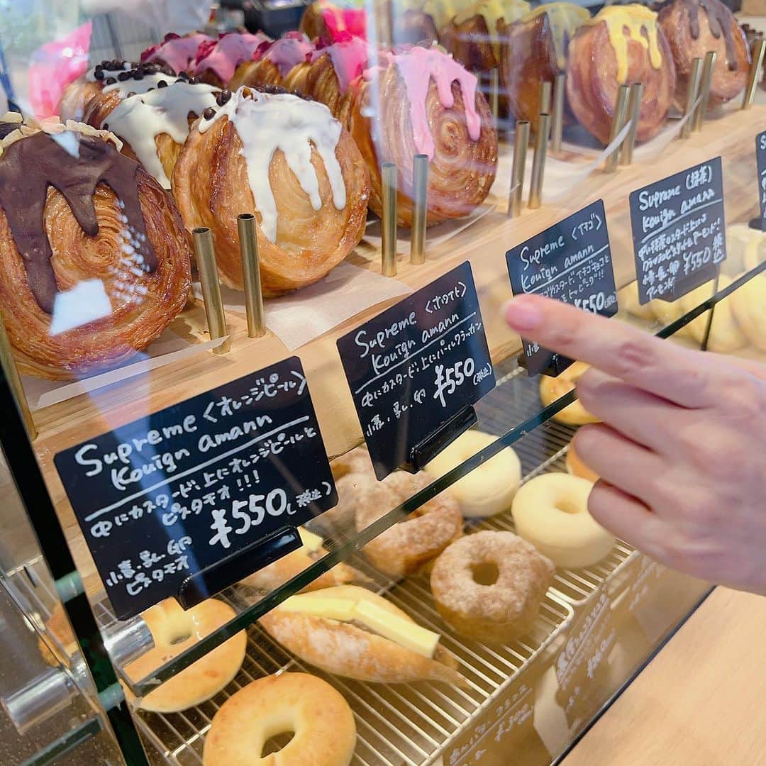 SPARAさんのインスタグラム写真 - (SPARAInstagram)「岡崎へのミステリーツアー最後は TWIST AND COFFEEさんへ♡ @twist_and_coffee   美味しそうなパンがずらり♡ カフェラテも美味しかった〜 良いお土産が買えました♪  次回のミステリーどこ行きましょか〜♡ @yuri.hada310  @yoko__clan  @omuii_merci」7月28日 21時33分 - spara_aco