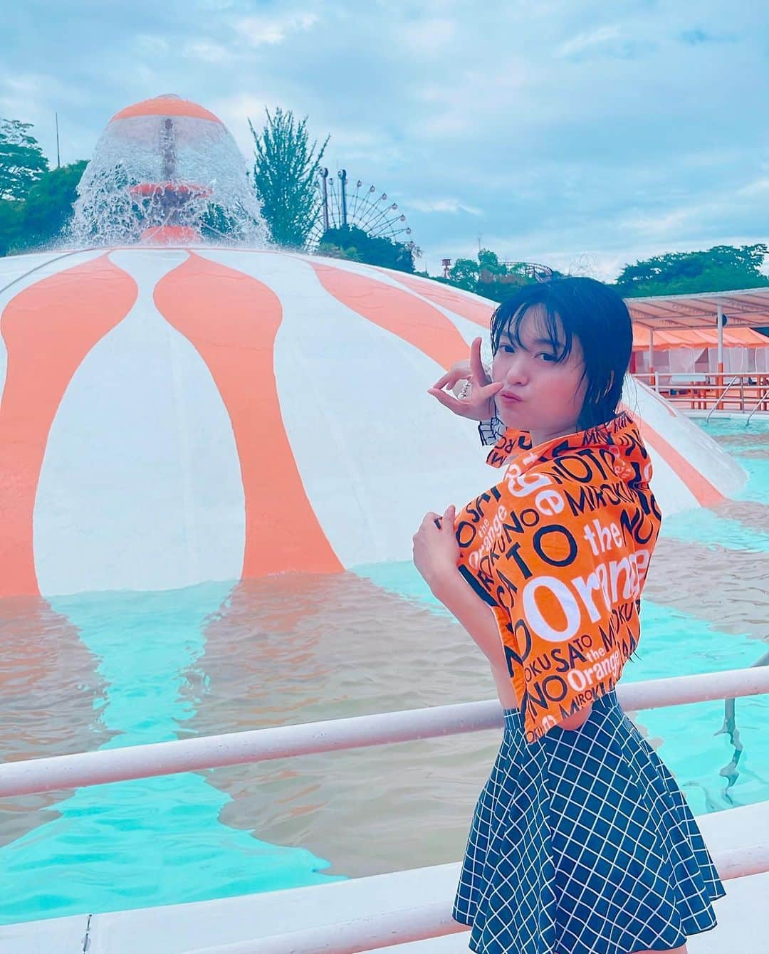 北原里英さんのインスタグラム写真 - (北原里英Instagram)「🧡the orange🧡  広島県福山市にある 🎡みろくの里🎡 の夏季限定プール『the orange』に 遊びに行きました🧡🩵  見てーっ オレンジと水色のコントラスト… 映えすぎる🥹🧡🩵 めっちゃ好きな組み合わせだ…🧡🩵  約15年ぶりの大きなプールに大はしゃぎしました🫶🏻⭐︎ スライダーとかも乗った…❤️‍🔥 最高すぎた！！！！！  YouTube撮影してきたので楽しみにしていてください✌🏻🧡🩵   #みろくの里 #みろくの里プール  #theorange」7月28日 21時26分 - rie_kitahara_3