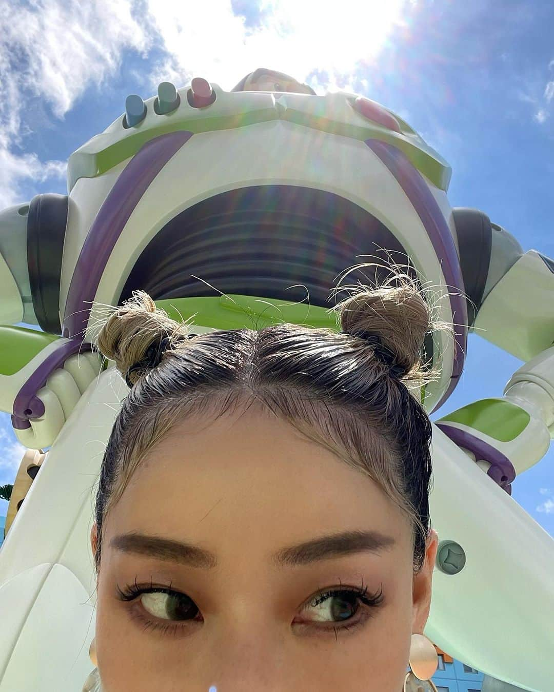 jyA-Me（ヤミー）さんのインスタグラム写真 - (jyA-Me（ヤミー）Instagram)「🎠🎡🧸🛍️🎂🏰 子供達のキラキラした目が見れて、 沢山遊んで笑って、いっぱい疲れて サプライズして良かった🎂✨ . 載せきれない写真ばかりだけど、 子供編は @kaiyu_n_kohyu に動画を載せてあります😘✨  #TokyoDisneyLand#TDL #ToystoryHotel #トーキョーディズニーランド  #トイストーリーホテル  #ホテルの公園4回もリクエストされて行きましたw #子供達ずっと大興奮✨ #時差投稿」7月28日 21時37分 - jya_me