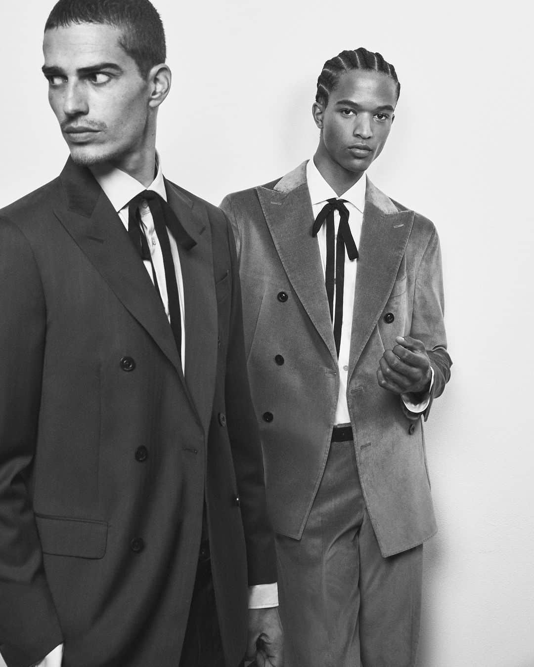 ボリオリのインスタグラム：「For the Fall Winter 23/24 season, Boglioli recounts a strong return to its sartorial DNA, a collection that celebrates the brand's lifestyle through a broad and versatile proposal, developed to accommodate the dynamic and demanding lifestyle of the contemporary man.  #bogliolimilano #fallwinter23」