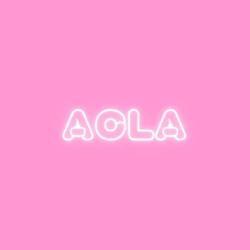 のインスタグラム：「To all my family, friends, and followers 🦋  I am super excited to announce that I am  launching my brand "ACLA" 💫💖💦  ACLA will be available August !!✨ Stay tuned for more updates🩵 Thank you guys for all your support and love  CELIA  【おしらせ】  この度 ”ACLA” (エーシーエルエー)という ブランドをローンチする事になりました🩷  シンプル且つ可愛くて、普段使いでも ジムでも、お部屋でも、飛行機でも ちょっとそこまでのコンビニでも 使いやすくて、ラクに着れるお洋服を 提案したくACLAを作りました🌏✈️✨ スウェットをメインに展開していく予定です😚  お洋服は8月から随時アップデート してくので、待ってて下さい💖 宜しくお願いします🩷  CELIA」