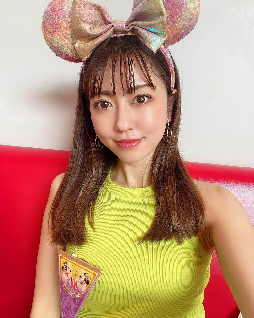 小山ひかるさんのインスタグラム写真 - (小山ひかるInstagram)「夏ディズニーは めちゃくちゃ暑いけど 最高に楽しい🥰🌈 . . #ディズニー #ディズニーランド #tokyodisneyland #disney #disneyland #tdl #tokyodisneyresort #40周年 #happy #smile #🌈 #💚」7月28日 22時08分 - hikaru_kym