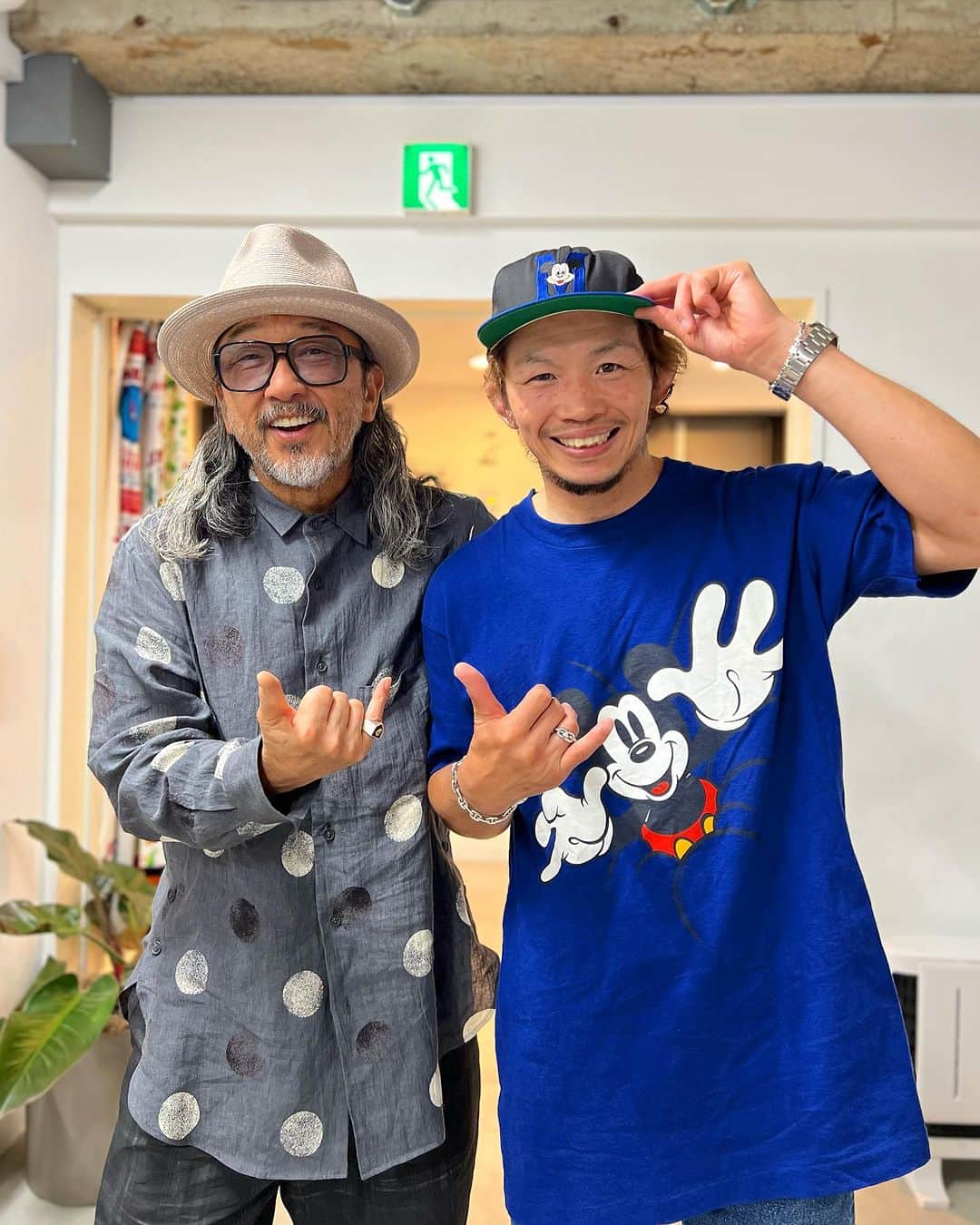 宇野薫のインスタグラム：「@the.stylist.japan Mid Winter Exhibition 大久保篤志さん (@okubomegane ) ありがとうございました‼︎  #大久保篤志 さん #thestylestjapan」