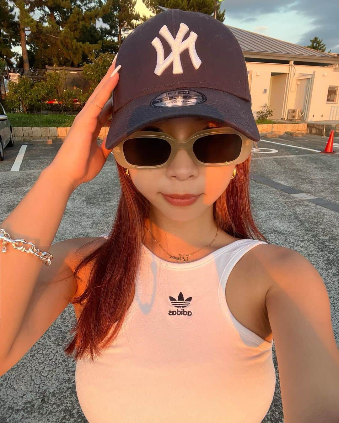 ヒロタナギサのインスタグラム：「_  毎日毎日、違う１日を過ごせてる事が 幸せな事なんやなって改めて思った♡  自分で選んだ"フリーランス"って道を いつか自分の中で大成功にするために 今を頑張るしかないって踏ん張ってる💥  周りの友達も沢山頑張ってるから なぎさも頑張る♡ 頑張ってる人が沢山周りにいることも、 幸せだなあ🤍🤍🤍」