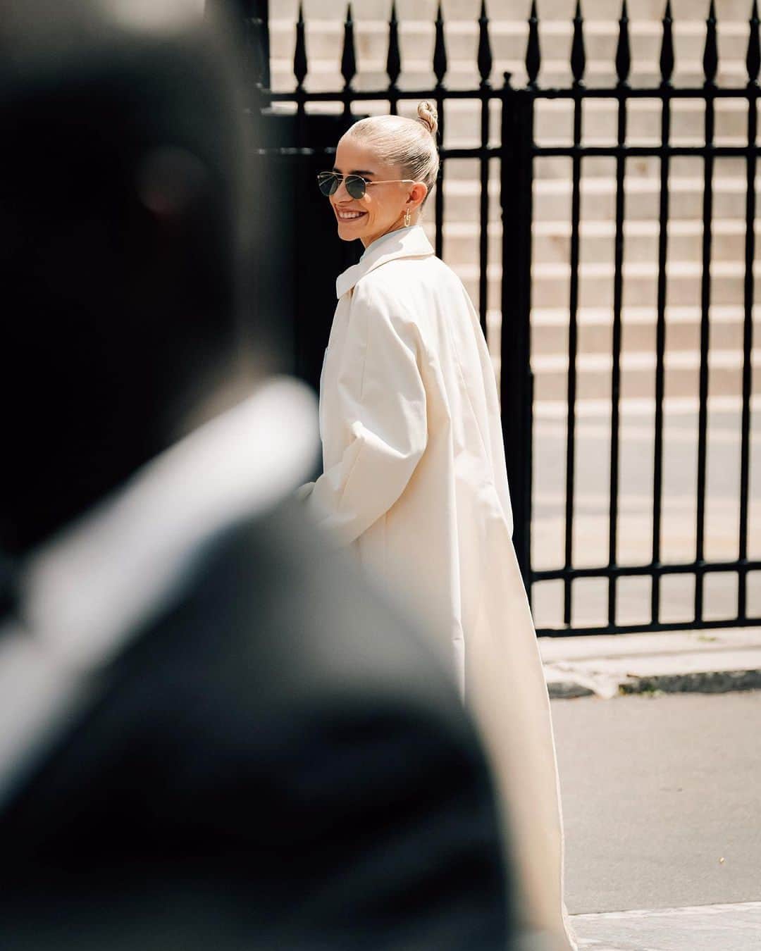 MYKITAのインスタグラム：「Sleek city style – @carodaur wears our special edition NIKEN with Jelly Green Solid lenses.」