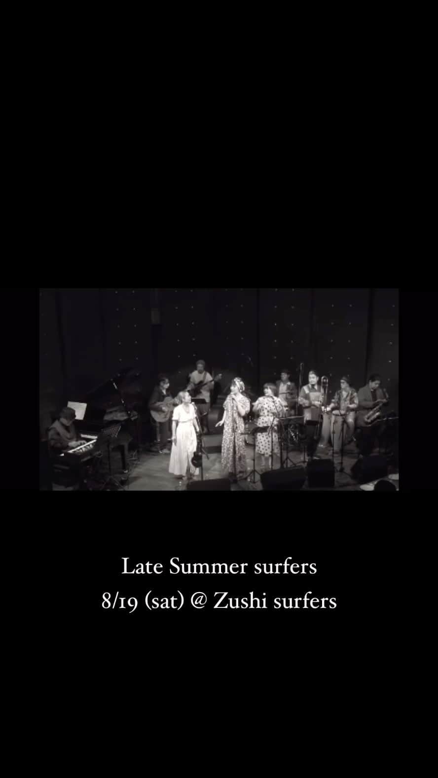 akikoのインスタグラム：「8/19（土）逗子のsurfersでこのバンドの小編成でのライブをします。過ぎゆく夏を惜しむ、記憶に残る夏の一夜。是非いらしてください。  akiko (vo)  塚本功 (gt)  白根佳尚 (ds)  Yui Arakawa (per)  黄啓傑 (tp) ​ Open /  4:00pm ~ Live Start / 5:00pm ~   Fee /  Adv. (前売り電話予約)  4,000yen  Door (当日)  4,500yen 電話予約  046-870-3307  surfers https://surfers.jp/?p=16272」