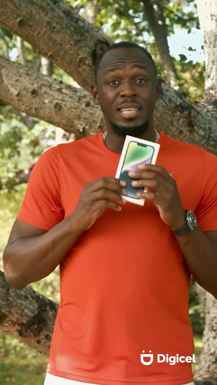 ウサイン・ボルトのインスタグラム：「You get a phone, you get a phone …EVERYBODY GETS A PHONE! 📲 We are giving away 61 BRAND NEW IPhone 14s to celebrate Jamaicas 61 years of independence! Sound nice doe? 😀  But guess wah now, unuh nah get dem just so. All you have to do is ONE of the following:  1.  Switch from di Slow network  2. Activate a 3 day prime plan or higher  3. Buy a sim  4. Be an active postpaid customer  5. Purchase an entry for only $100 to win, dial *142# now 6. Receive US $20 credit or more from abroad   so just do the right ting … #NewPhoneWhoDis 📲」