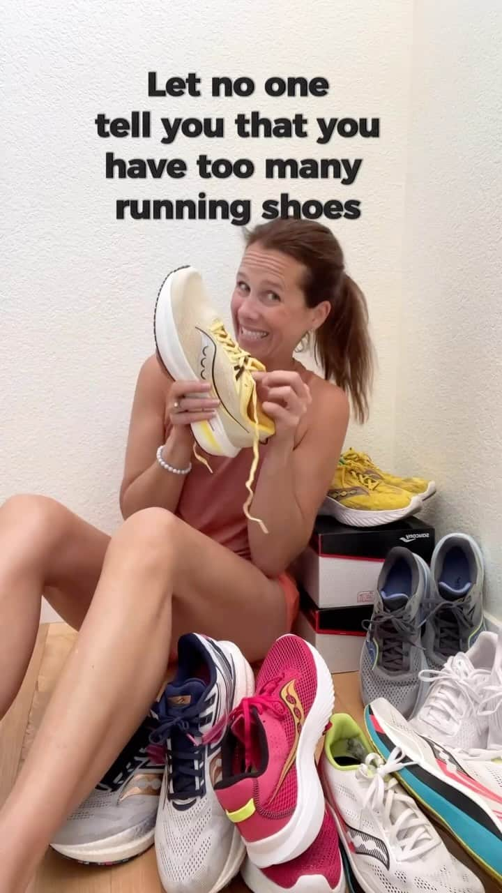 サッカニーのインスタグラム：「Runner Rule #35: No such thing as too many running shoes.  Be honest, how many pairs do you have in the closet right now? 👀」