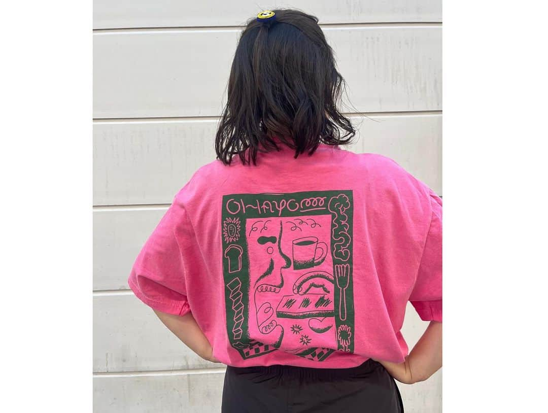 山井祥子さんのインスタグラム写真 - (山井祥子Instagram)「かわいいTシャツを買いました。 『おはよう』って刺繍もイイし、バックプリントもイケています。 まつげパーマしたてなので目元パチパチです！元気が出るわ！  #Tシャツ #ピンク」7月28日 22時52分 - shoko_yamai