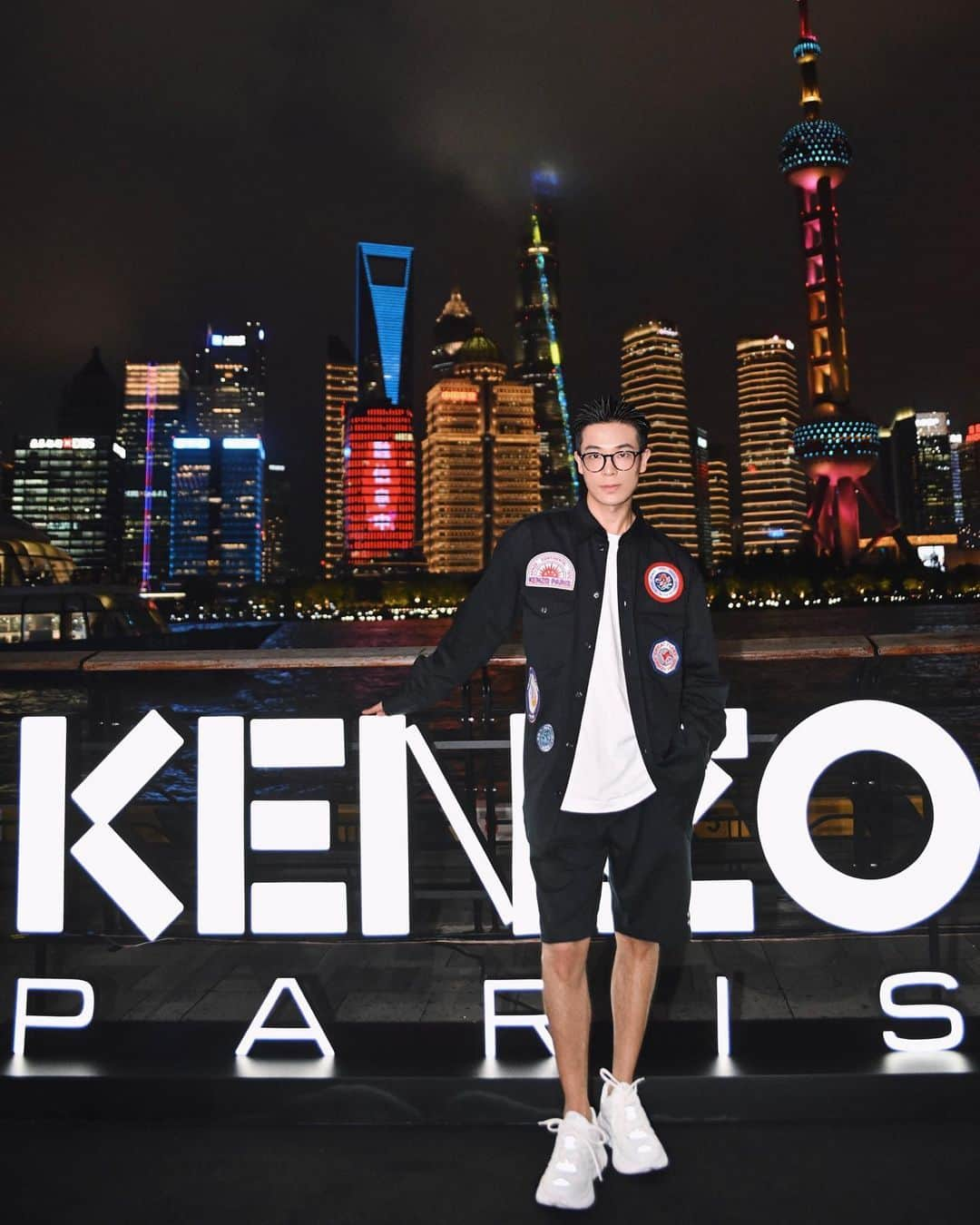 JiweiJWさんのインスタグラム写真 - (JiweiJWInstagram)「@kenzo ss24 at the bund in shanghai!#kenzo #ss24 #fashion #show」7月28日 22時49分 - jiweijw