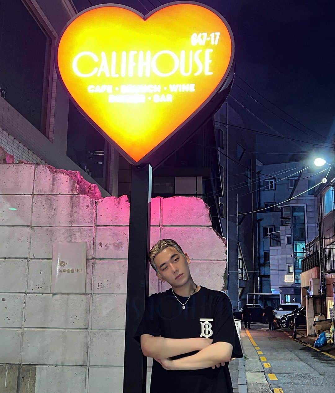 チェジン さんのインスタグラム写真 - (チェジン Instagram)「드디어 영접❤️#칼리프하우스」7月28日 22時59分 - doihyeon9x